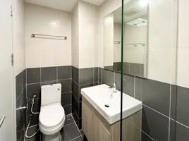 1 Bedroom Condo for sale at Ideo Mobi Charan Interchange, Bang Khun Si, Bangkok Noi, Bangkok