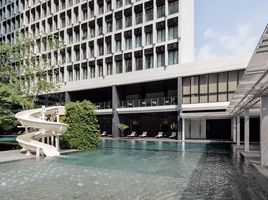 1 спален Кондо в аренду в Noble Ploenchit, Lumphini