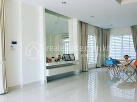 8 Bedroom Townhouse for rent in Central Market, Phsar Thmei Ti Muoy, Voat Phnum