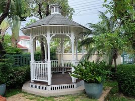 3 Bedroom House for rent at Nantawan Srinakarin, Bang Mueang