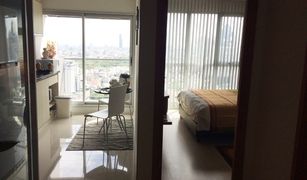 1 Schlafzimmer Wohnung zu verkaufen in Thung Mahamek, Bangkok Rhythm Sathorn - Narathiwas