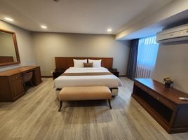 3 Schlafzimmer Appartement zu vermieten im United Tower, Khlong Tan Nuea
