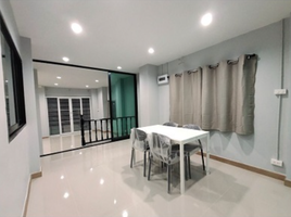 4 Bedroom Townhouse for rent at Phraemaphon Place, Bueng Yi Tho, Thanyaburi, Pathum Thani