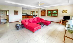 6 Bedrooms Villa for sale in Karon, Phuket 