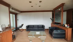 2 Bedrooms Condo for sale in Lat Yao, Bangkok Sarin Place