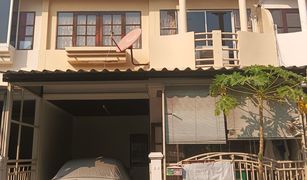 3 Bedrooms Townhouse for sale in Nong Khang Phlu, Bangkok Nattakarn Petchkasem 112
