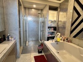 9 Bedroom House for sale in Si Kan, Don Mueang, Si Kan