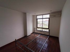 1 Schlafzimmer Wohnung zu vermieten im Charoennakorn River Place, Samre