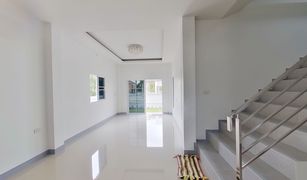 4 Bedrooms House for sale in Nong Chom, Chiang Mai 