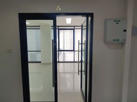 150 m² Office for rent at Mahatun Rama 3, Bang Khlo