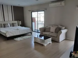 在Renova Residence Chidlom出售的3 卧室 公寓, Lumphini