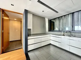 4 Bedroom Condo for sale at The Met, Thung Mahamek