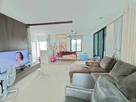 5 Schlafzimmer Haus zu verkaufen im Baan D Bangtorad, Bang Thorat, Mueang Samut Sakhon, Samut Sakhon