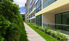 Фото 2 of the Communal Garden Area at Gardenia Pattaya