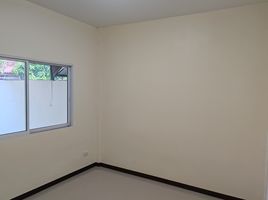 2 Bedroom Townhouse for sale in Charoen Charoen fresh market, San Klang, San Klang