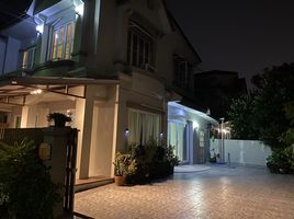3 Bedroom Townhouse for sale at Butsarin Ram Inthra, Sam Wa Tawan Tok, Khlong Sam Wa