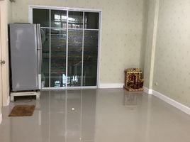 3 Bedroom Townhouse for sale at The Metro Rama 9, Prawet, Prawet