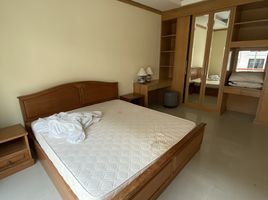 1 Schlafzimmer Wohnung zu vermieten im El Patio, Khlong Toei Nuea