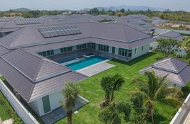 4 bedroom Villa for sale in Phetchaburi, Thailand