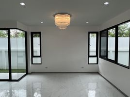 3 Bedroom House for sale at Chatchada Exclusive Ville, Lam Phak Chi