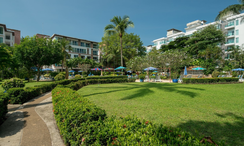 Фото 2 of the Communal Garden Area at Phuket Palace