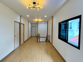 4 спален Дом for sale in Банг Капи, Бангкок, Khlong Chan, Банг Капи