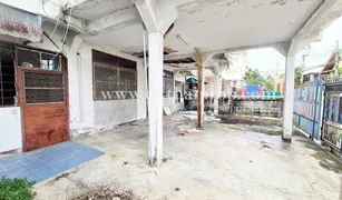 暖武里 Talat Khwan 4 卧室 屋 售 
