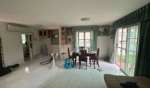 Дом, 3 спальни на продажу в Bang Khu Wat, Патумтани Parichat Village