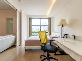 1 Bedroom Apartment for sale at MODE Sukhumvit 61, Khlong Tan Nuea