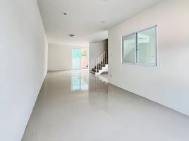 3 Bedroom Townhouse for sale in Nakhon Ratchasima, Nai Mueang, Mueang Nakhon Ratchasima, Nakhon Ratchasima