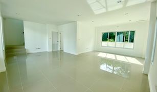3 Bedrooms House for sale in Nam Phrae, Chiang Mai 
