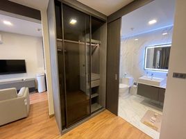 1 Schlafzimmer Wohnung zu vermieten im Aroon Condominium, Ban Chang Lo, Bangkok Noi