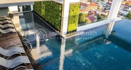 Verfügbare Objekte im Stylishly Spacious And Fully Furnished Studio Apartment For Sale at Silvertown Metropolitan BKK1, A Minute from Starbucks, Brown Coffee and Thai Hout 