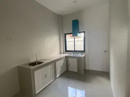 3 Bedroom Townhouse for rent at Suwanna Village, Nong Prue