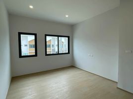 3 Schlafzimmer Haus zu vermieten im PLEX Onnut - Wongwaen, Prawet