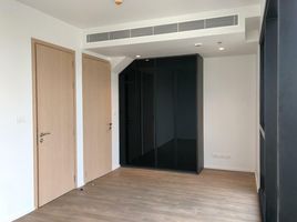 2 спален Кондо на продажу в The Lofts Silom, Si Lom