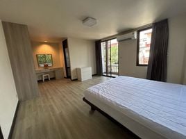 4 Schlafzimmer Reihenhaus zu vermieten in KIS International School, Sam Sen Nok, Sam Sen Nok