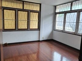 3 Schlafzimmer Villa zu verkaufen in Watthana, Bangkok, Phra Khanong Nuea