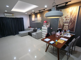 3 Bedroom Townhouse for sale at Ifield Bangna, Dokmai, Prawet, Bangkok