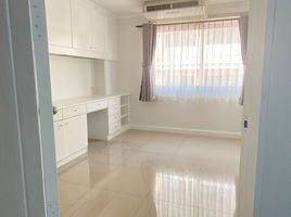 2 Bedroom Apartment for rent at Garden Place, Sam Sen Nok, Huai Khwang