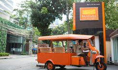 Fotos 3 of the Shuttlebus at Bandara Suites Silom