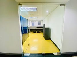57 m² Office for rent at Ocean Tower 2, Khlong Toei Nuea