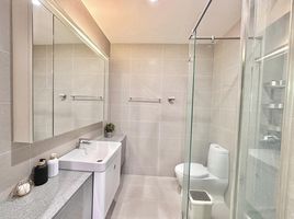 1 Bedroom Apartment for rent at Noble Ploenchit, Lumphini