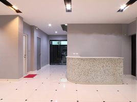 4 Schlafzimmer Haus zu verkaufen im District Ekkamai-Ramintra, Nuan Chan, Bueng Kum
