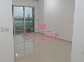 1 बेडरूम अपार्टमेंट for sale at Al Maha Tower, Marina Square