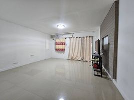 3 Schlafzimmer Reihenhaus zu verkaufen im Atoll Bali Beach (Motorway - Lat Krabang), Khlong Luang Phaeng, Mueang Chachoengsao, Chachoengsao