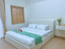 2 Schlafzimmer Reihenhaus zu verkaufen im Suwattana Garden Village, Nong Prue