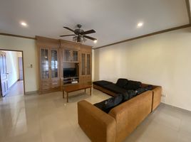 2 Schlafzimmer Appartement zu vermieten im El Patio, Khlong Toei Nuea