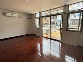 4 Schlafzimmer Haus zu vermieten im Baan Nonsi 1, Chong Nonsi, Yan Nawa, Bangkok