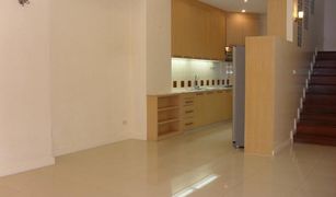 3 chambres Condominium a vendre à Khlong Tan Nuea, Bangkok Villa 49